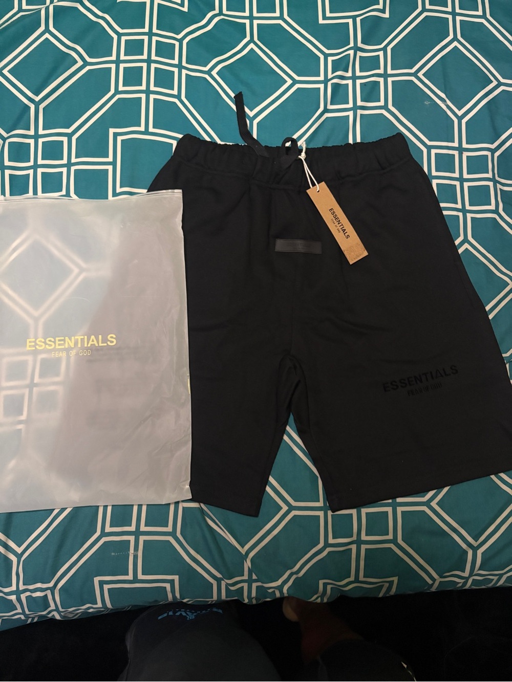 Black essential shorts